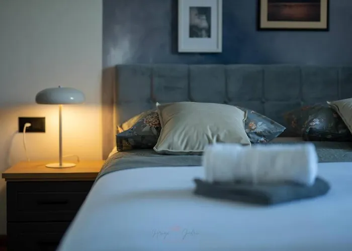 Strelitzia With Jacuzzi Διαμέρισμα Σπλιτ