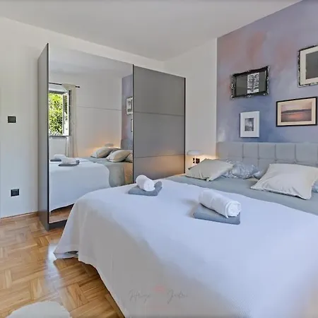 Apartament Strelitzia With Jacuzzi