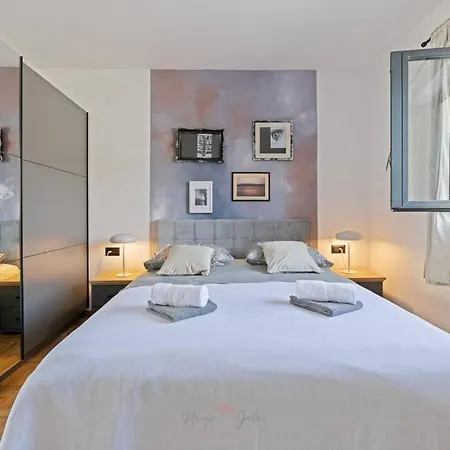 Strelitzia With Jacuzzi Apartament