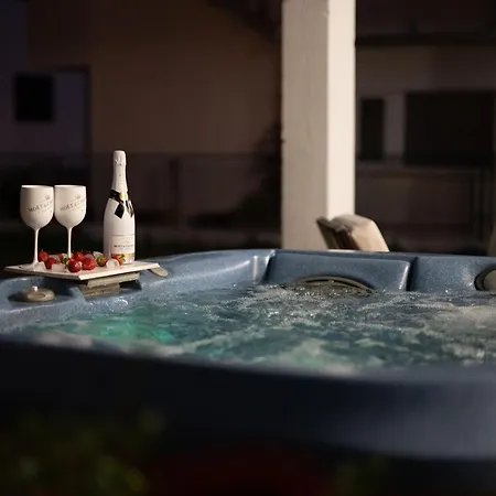 公寓 Strelitzia With Jacuzzi 斯普利特