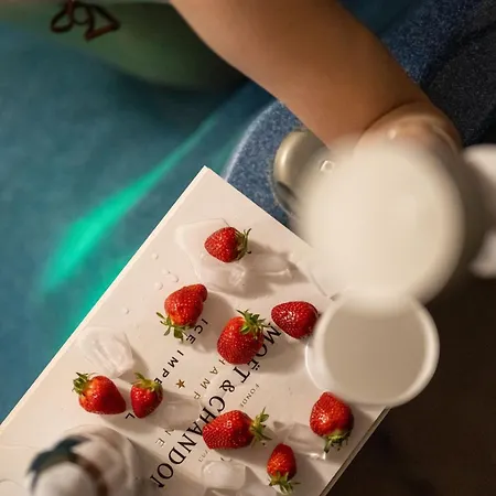 Strelitzia With Jacuzzi *