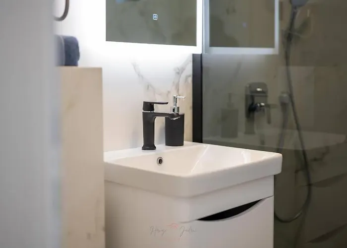 Apartment Strelitzia With Jacuzzi *
