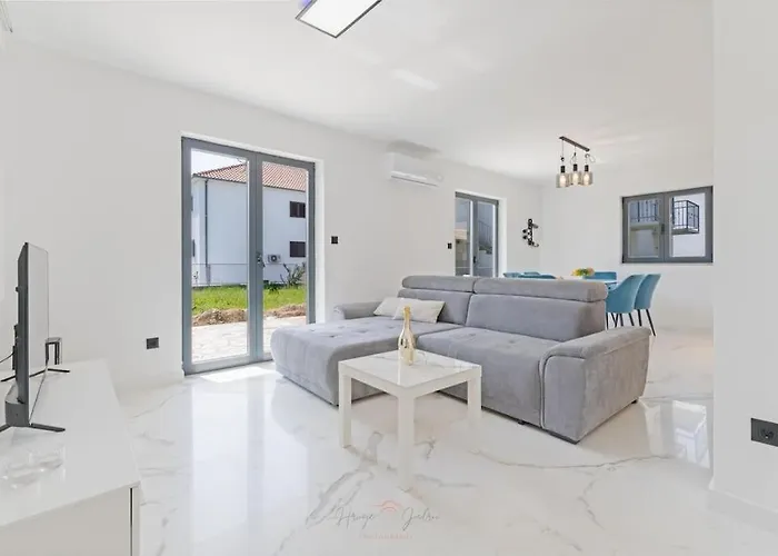 Strelitzia With Jacuzzi * Split