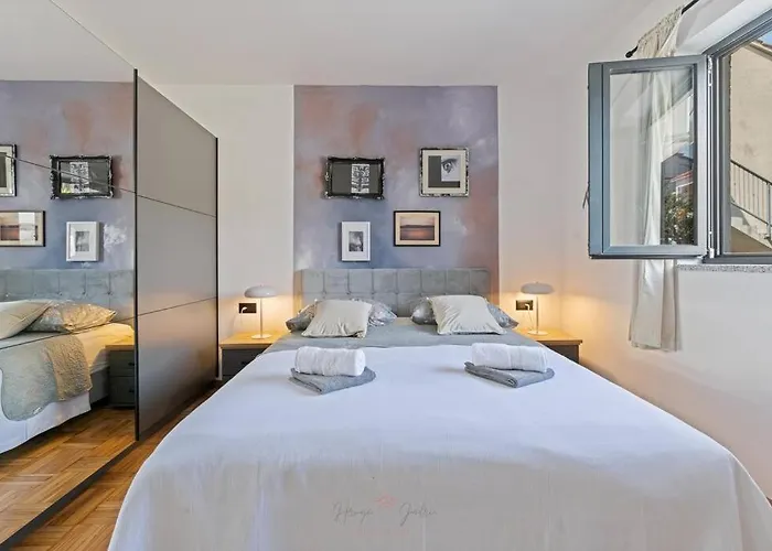 Strelitzia With Jacuzzi Apartamento