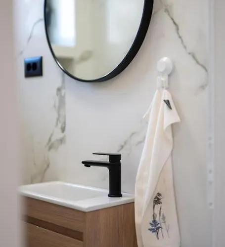Apartment Strelitzia With Jacuzzi Split