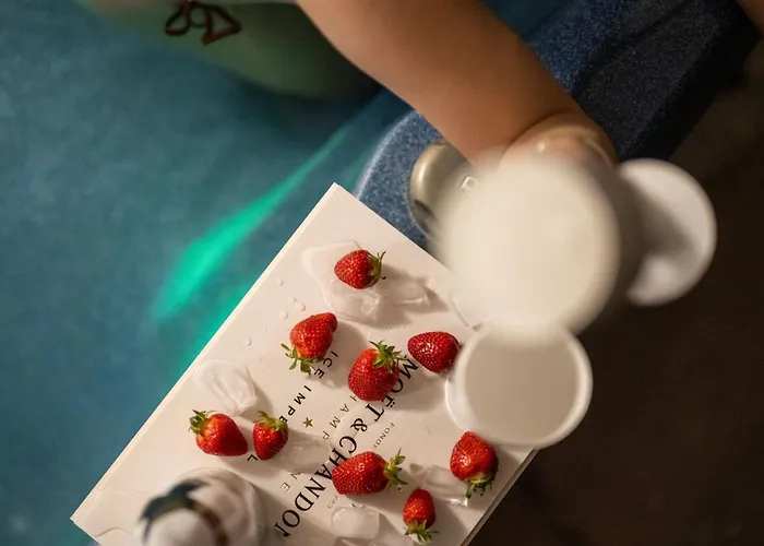 Strelitzia With Jacuzzi *