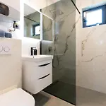 Διαμέρισμα Strelitzia With Jacuzzi