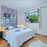 Strelitzia With Jacuzzi Διαμέρισμα Σπλιτ