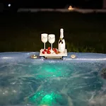 Strelitzia With Jacuzzi Σπλιτ