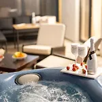 Strelitzia With Jacuzzi